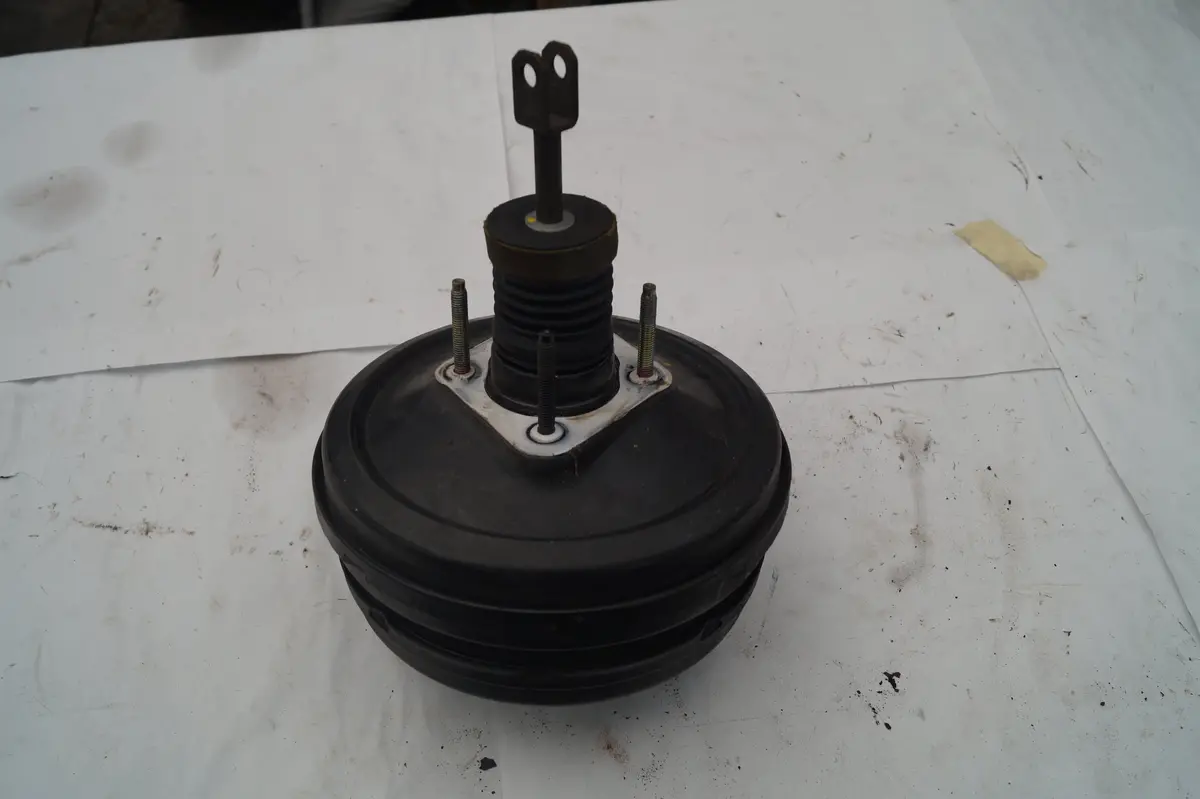 Used Jaguar Brake Booster Part #Xr815111. Fits Jaguar S Type 2000-2002. 1
