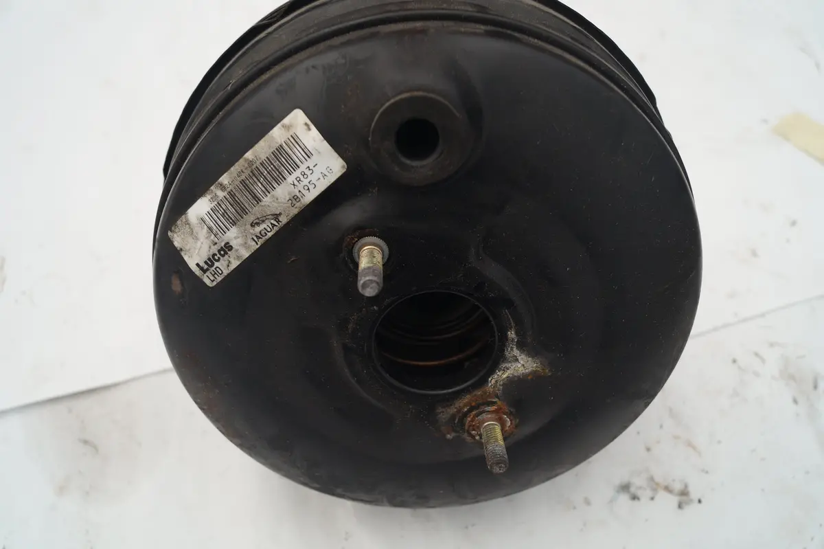 Used Jaguar Brake Booster Part #Xr815111. Fits Jaguar S Type 2000-2002. 2