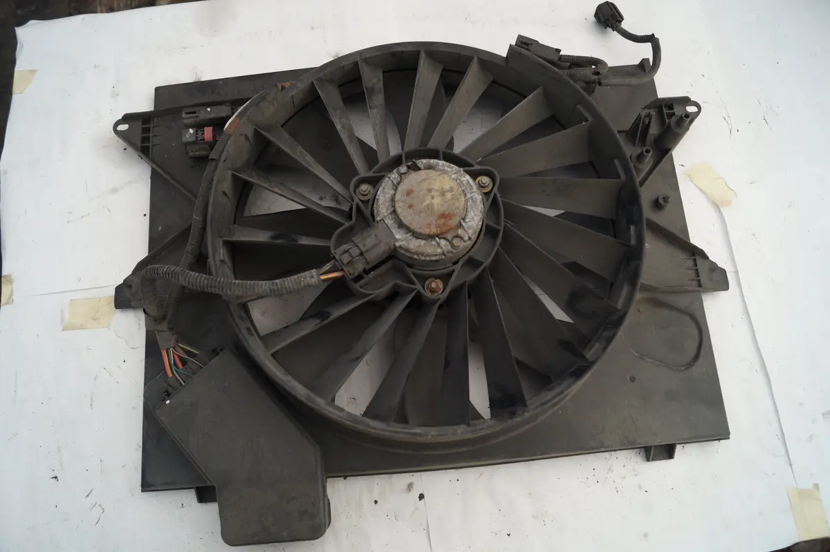 Used Jaguar Engine Cooling Fan Assembly Part #Xr82853. Fits Jaguar S Type 2000-2002. 1