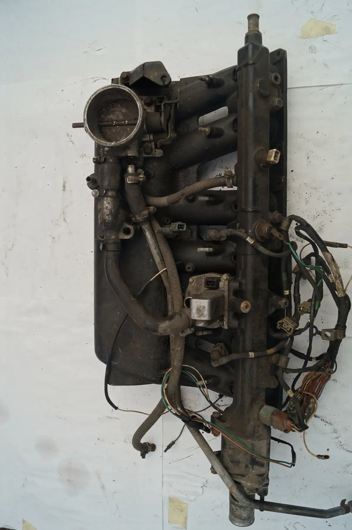 Used Jaguar Intake Manifold Part #Eac1678. Fits Jaguar Xj6 1979-1992 1