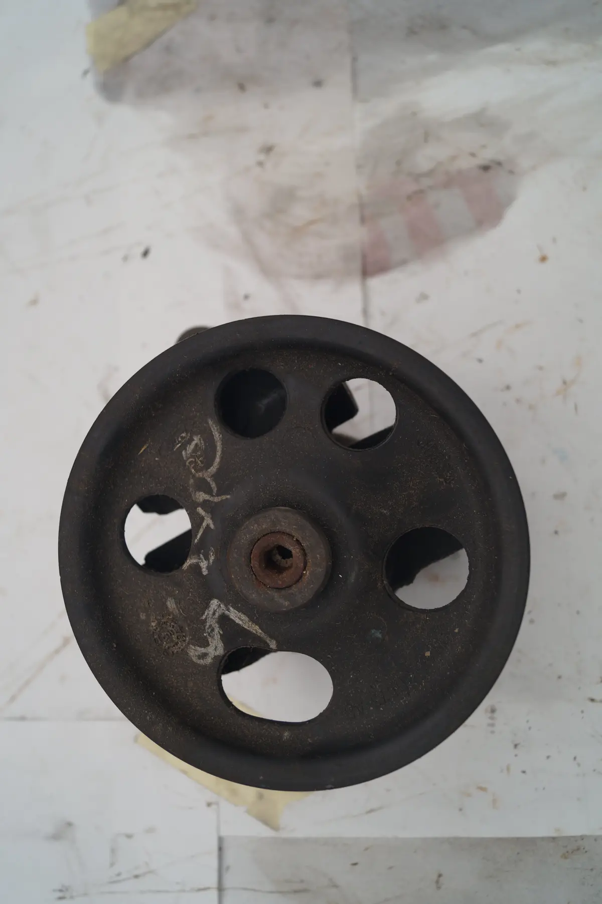 Used Jaguar Power Steering Pump Part #Xr855717. Fits Jaguar S Type With 4.2L Engines 2003-2008. 1