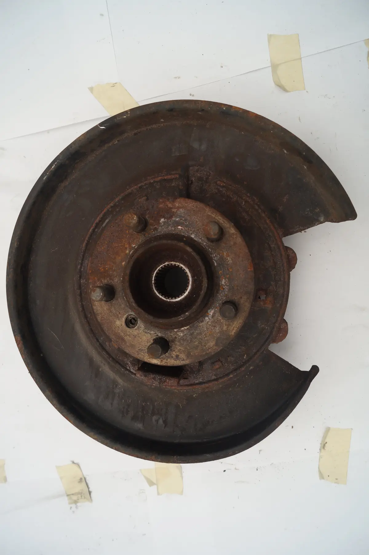 Used Range Rover Rear Wheel Hub Part #Lr009816. Fits Range Rover 2007-2010 1