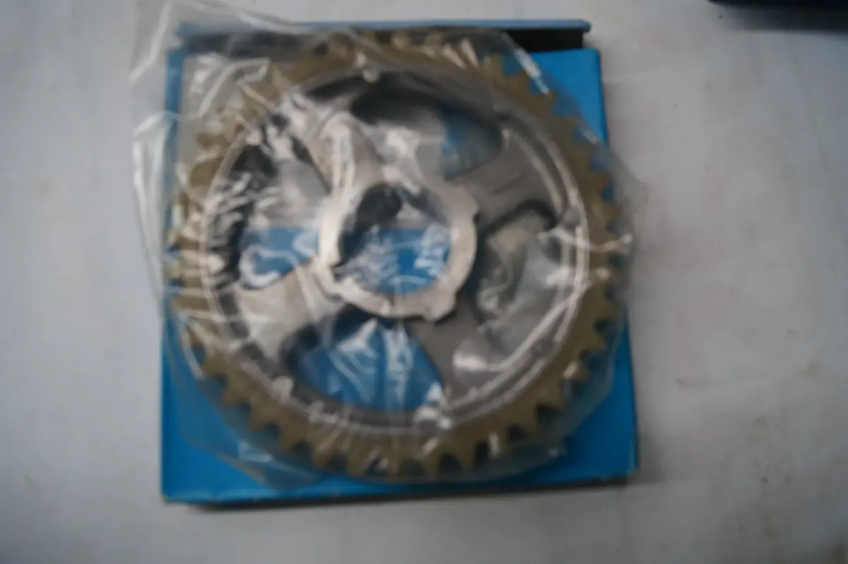 New Land Rover Camshaft Timing Gear Sprocket Part #610289 1