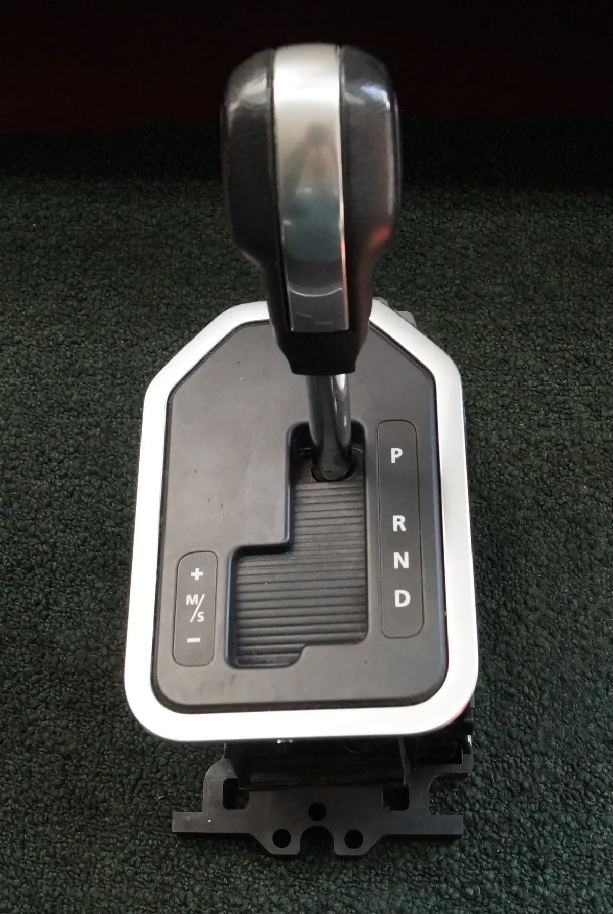 Land Rover Lr4 Gear Shifter Assembly | Fits: Land Rover Lr4 2010-2012 1