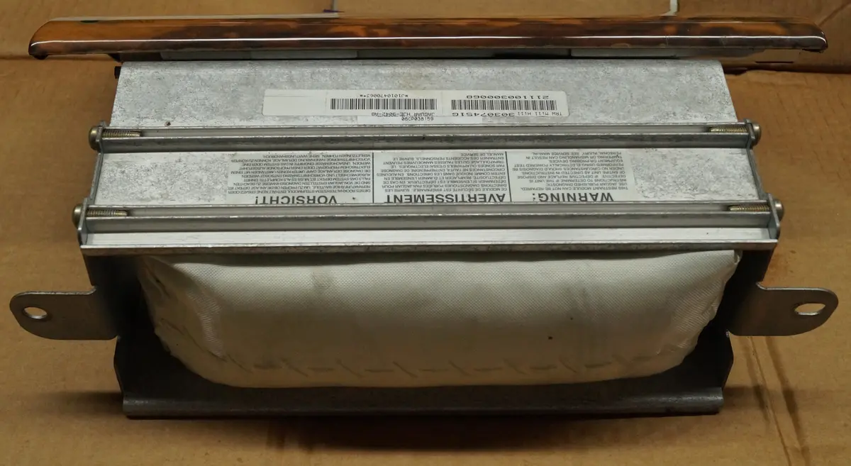 2001 - 2006 Jaguar Xk (X100) Passenger Airbag W/ Cover | Part # - Hje9042ab 2