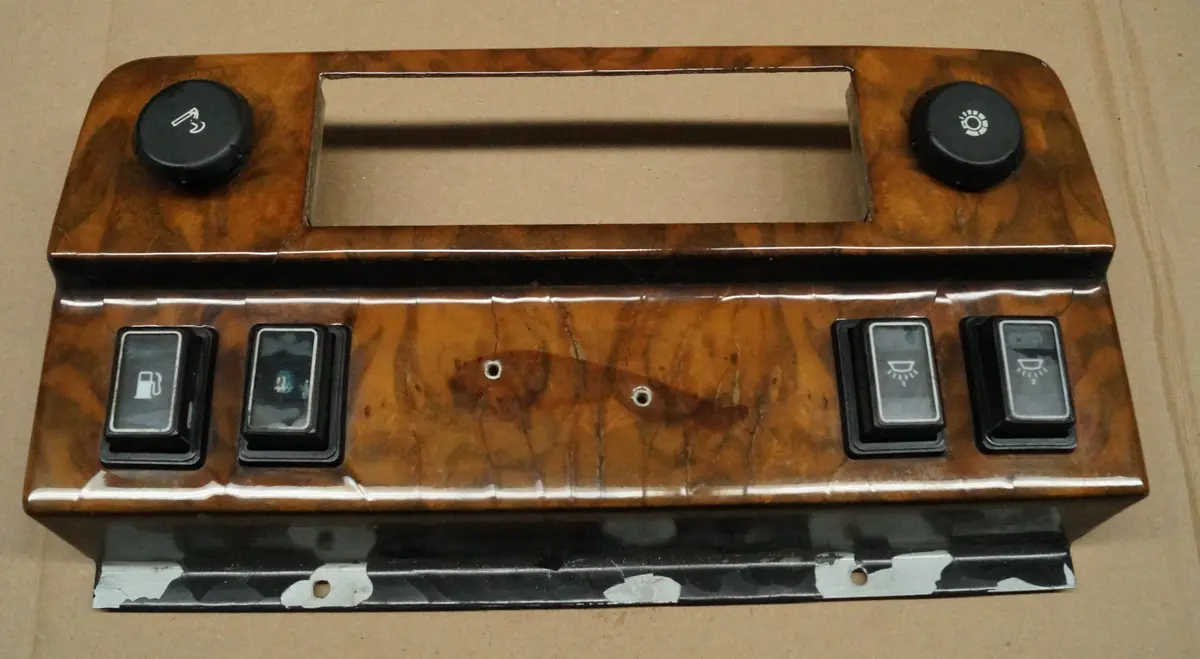 1980 - 1987 Jaguar Xj (Series 3) Center Dash Wood Trim 1