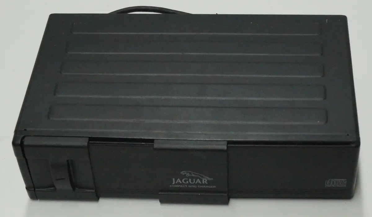 Jaguar Xj/Xk Compact Disc Autochanger | Part # - Lnc4160aa 1