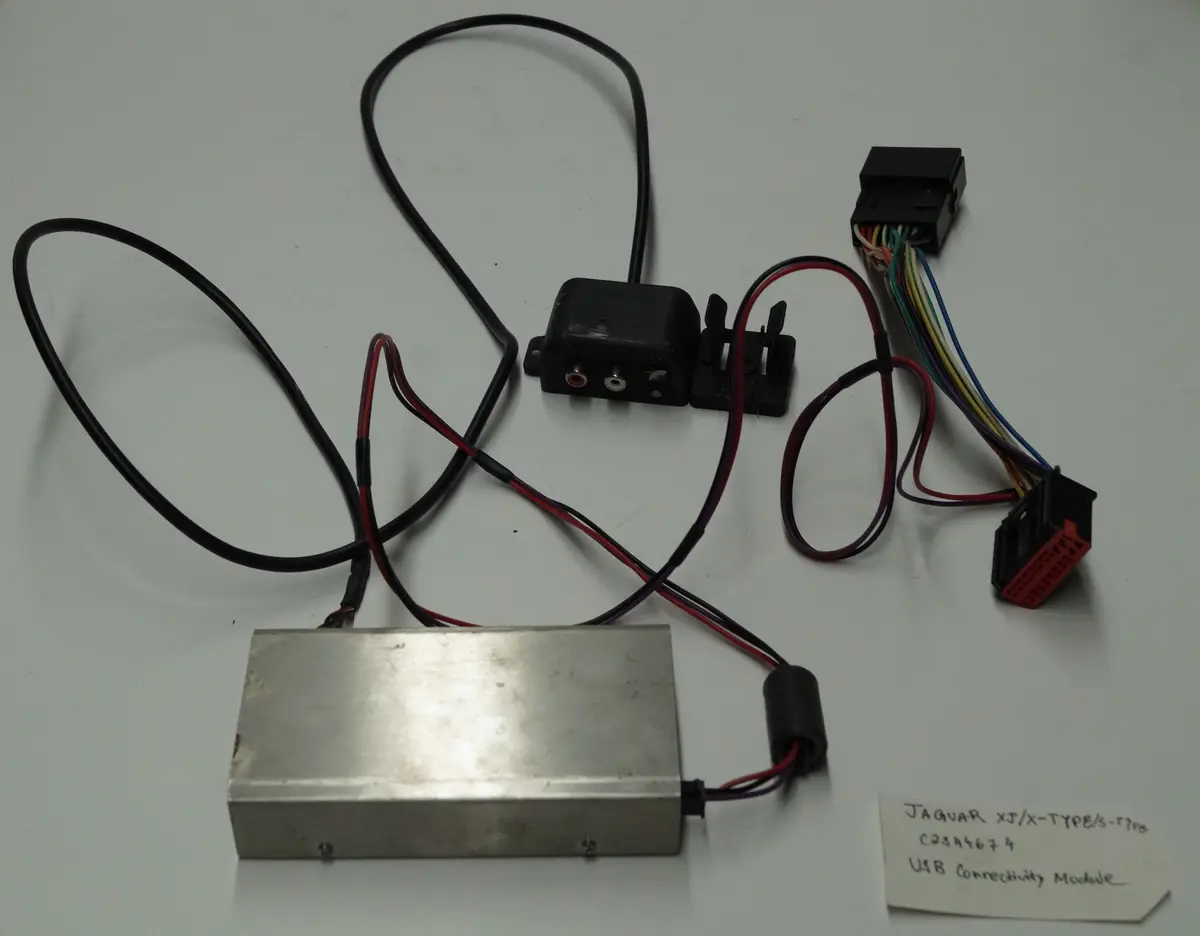 2002 - 2009 Jaguar X-Type (X400) Usb Connectivity Module | Part # - C2s44674 1