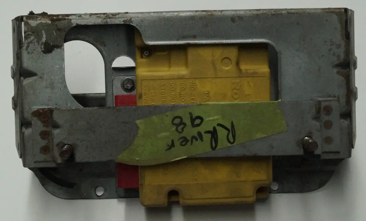 Range Rover (P38) Srs Air Bag Control Ecu | Part # - Amr4905 1