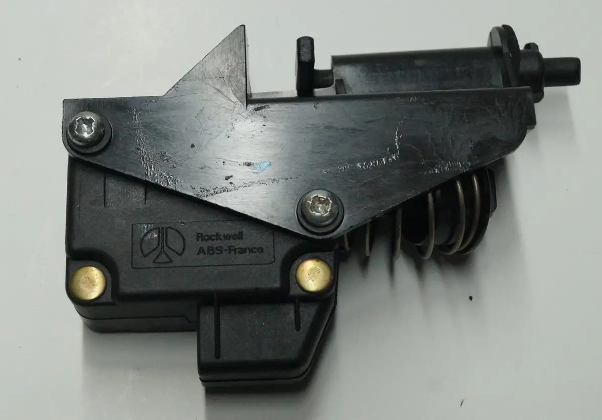 1997 - 2006 Jaguar Xk (X100) Fuel Filler Door Lid Lock/Latch Actuator | Part # - Hja3093be 1