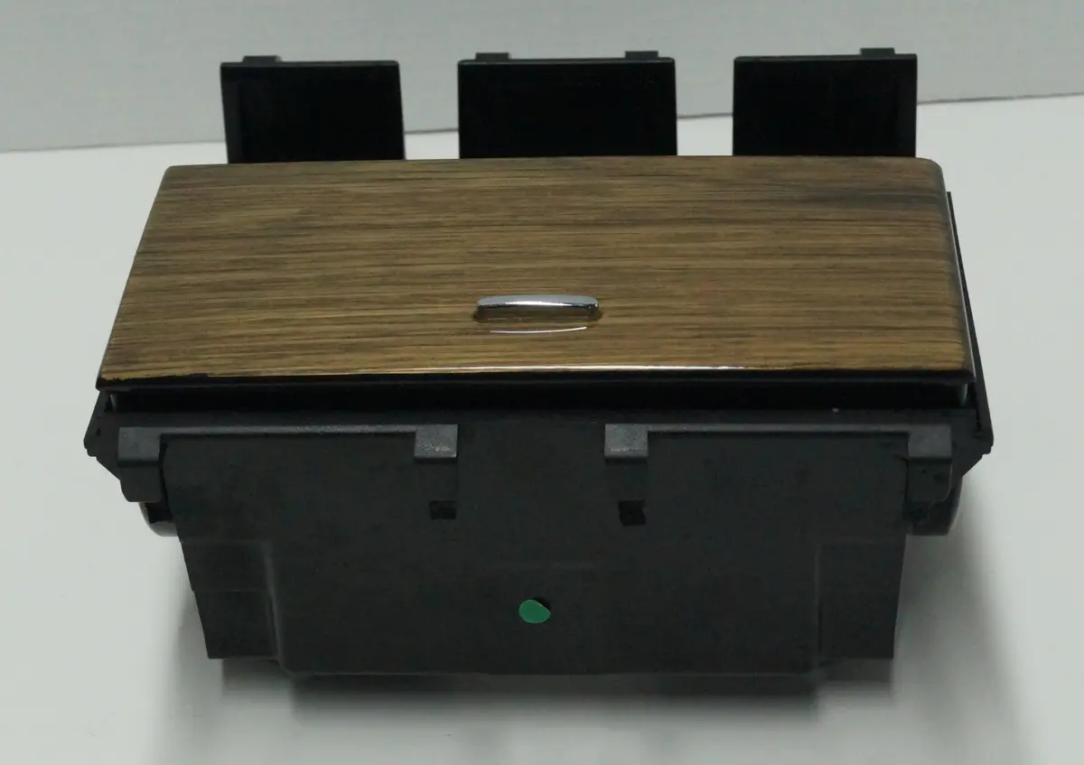 2009 - 2015 Jaguar Xf (X250) Cup Holder Tray | Part # - 8X23-54045C22-A 1