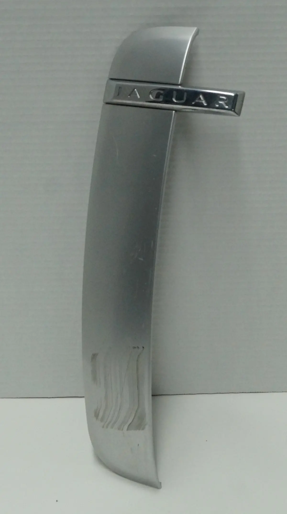 2008 - 2009 Jaguar Xj (X358) Left Fender Vent Trim | Part # - 7W93-280B11-Db 1