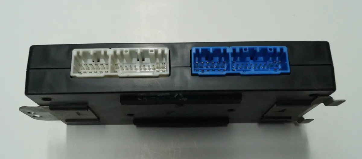 1995 - 1997 Jaguar Xj (X300) Non-Memory Seat Control Unit (R/H) | Part # - Dbc11828 2