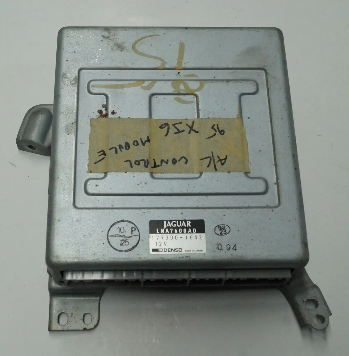 1995 - 1997 Jaguar Xj (X300) Ac Temperature Control Module | Part # - Lna7600ad 1