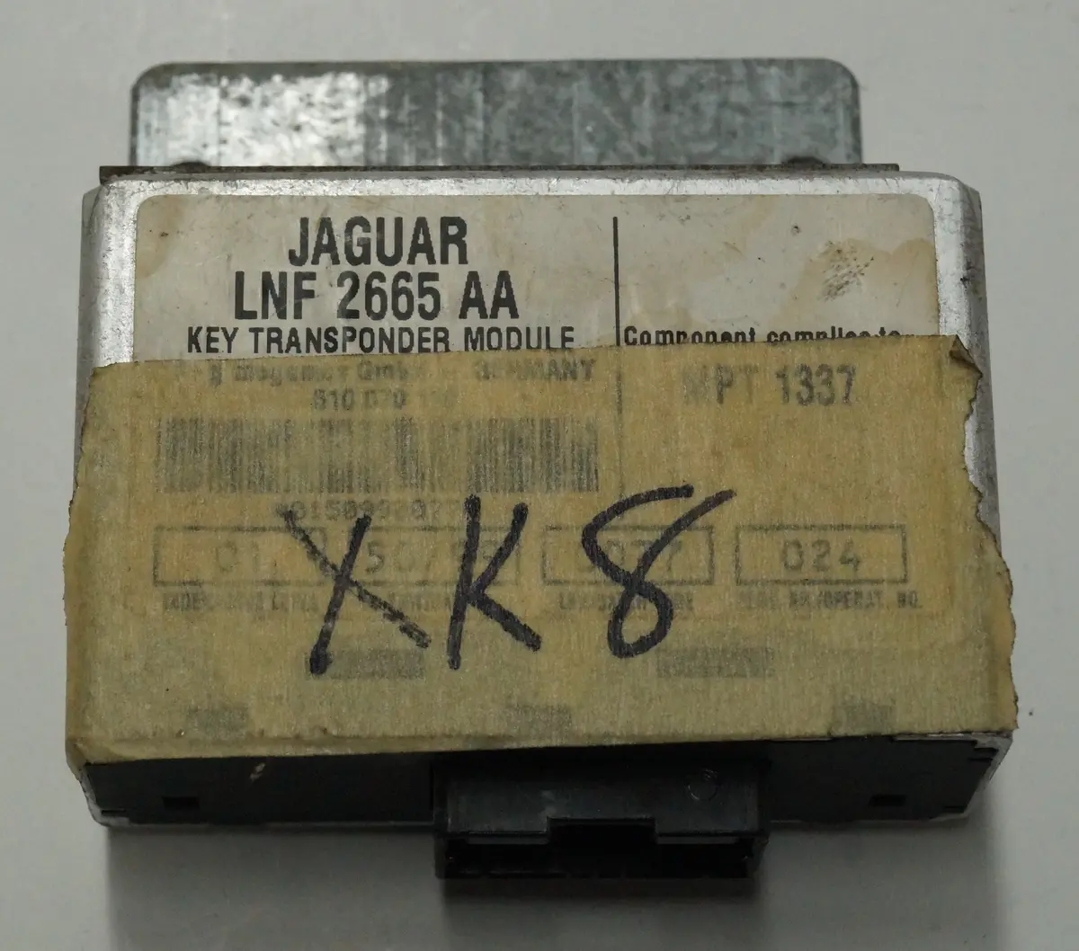 Jaguar Xj/Xk (X308/X100) Key Transponder Module | Part # - Lnf2665aa 1