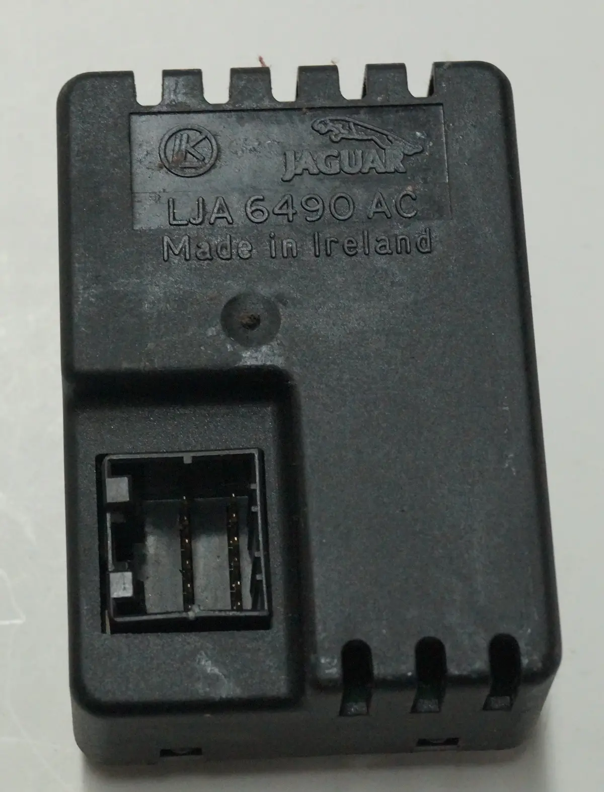 1998 - 2003 Jaguar Xj (X308) Illumination Control Module | Part # - Lja6490ac 1