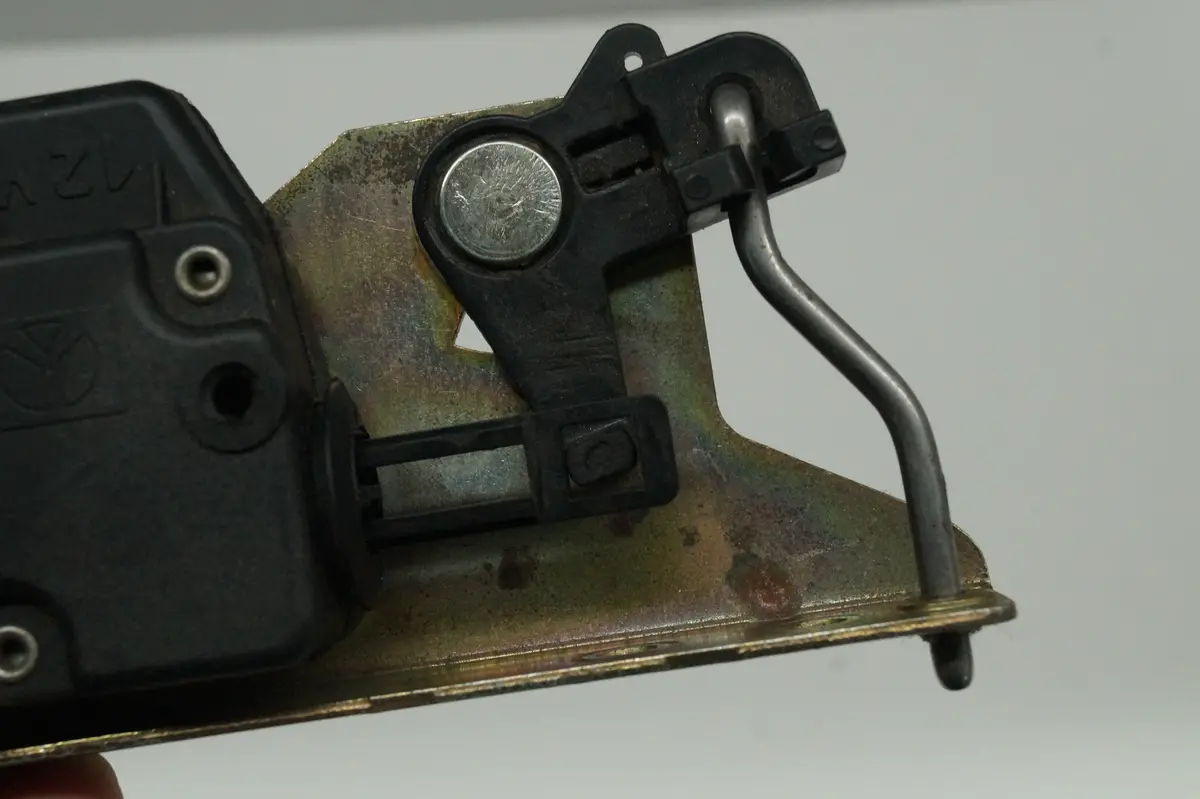 1995 - 2003 Jaguar Xj (X300/X308) Fuel Filler Door Lock/Latch Actuator | Part # - Hna3093ab 1