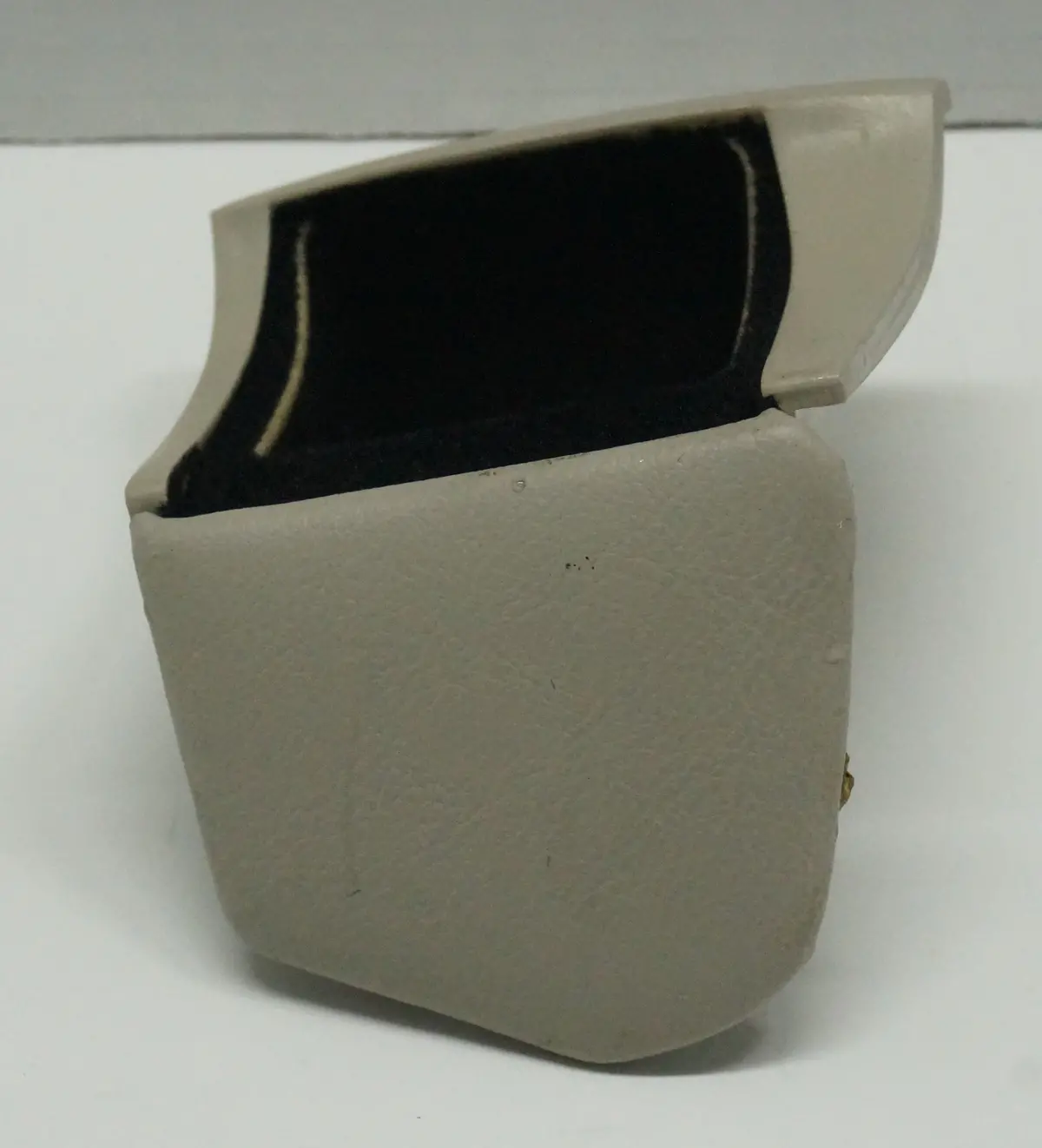 1995 - 1997 Jaguar Xj (X300) Storage Tray (Lf) | Part # - Gna1379ca 1
