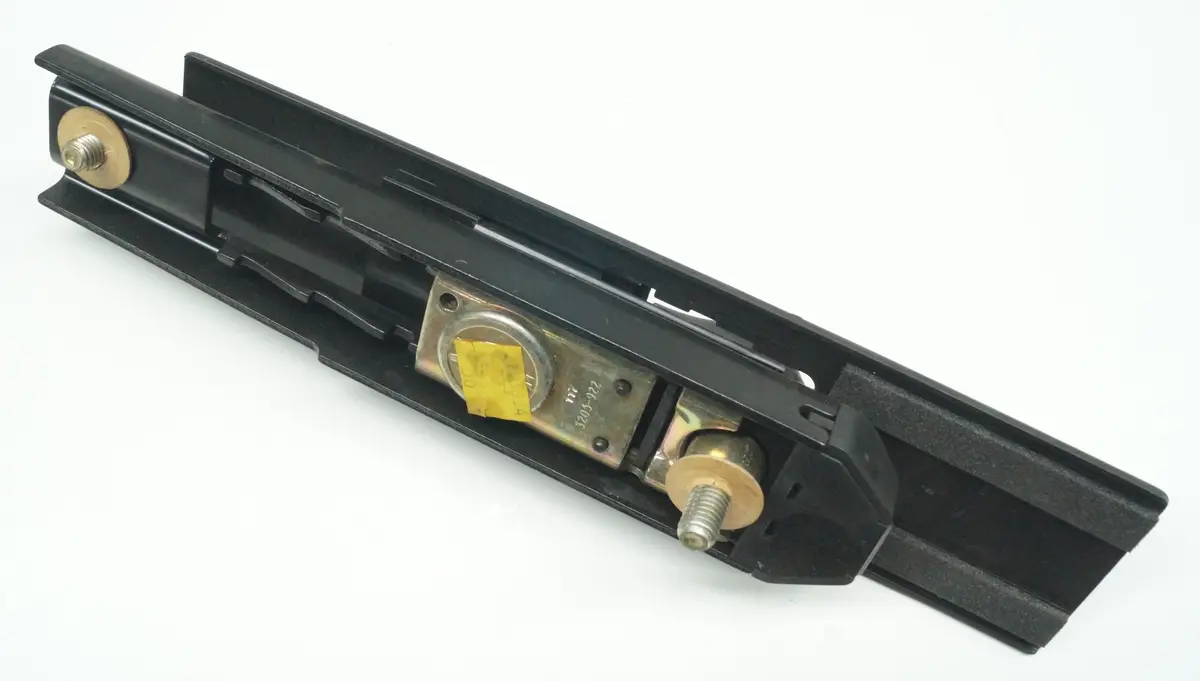 1995 - 1997 Jaguar Xj (X300) Seat Belt Height Adjuster 1