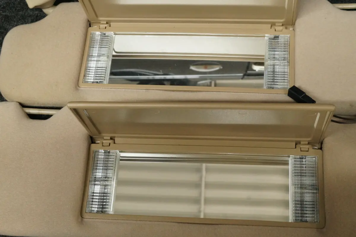 1995 - 1997 Jaguar Xj (X300) Sun Visors (Pair) 2