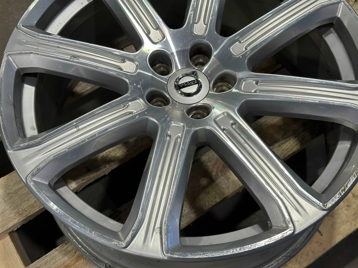 20" Volvo Original Aluminiumfälg 8-Spoke Silver - 5X108 2