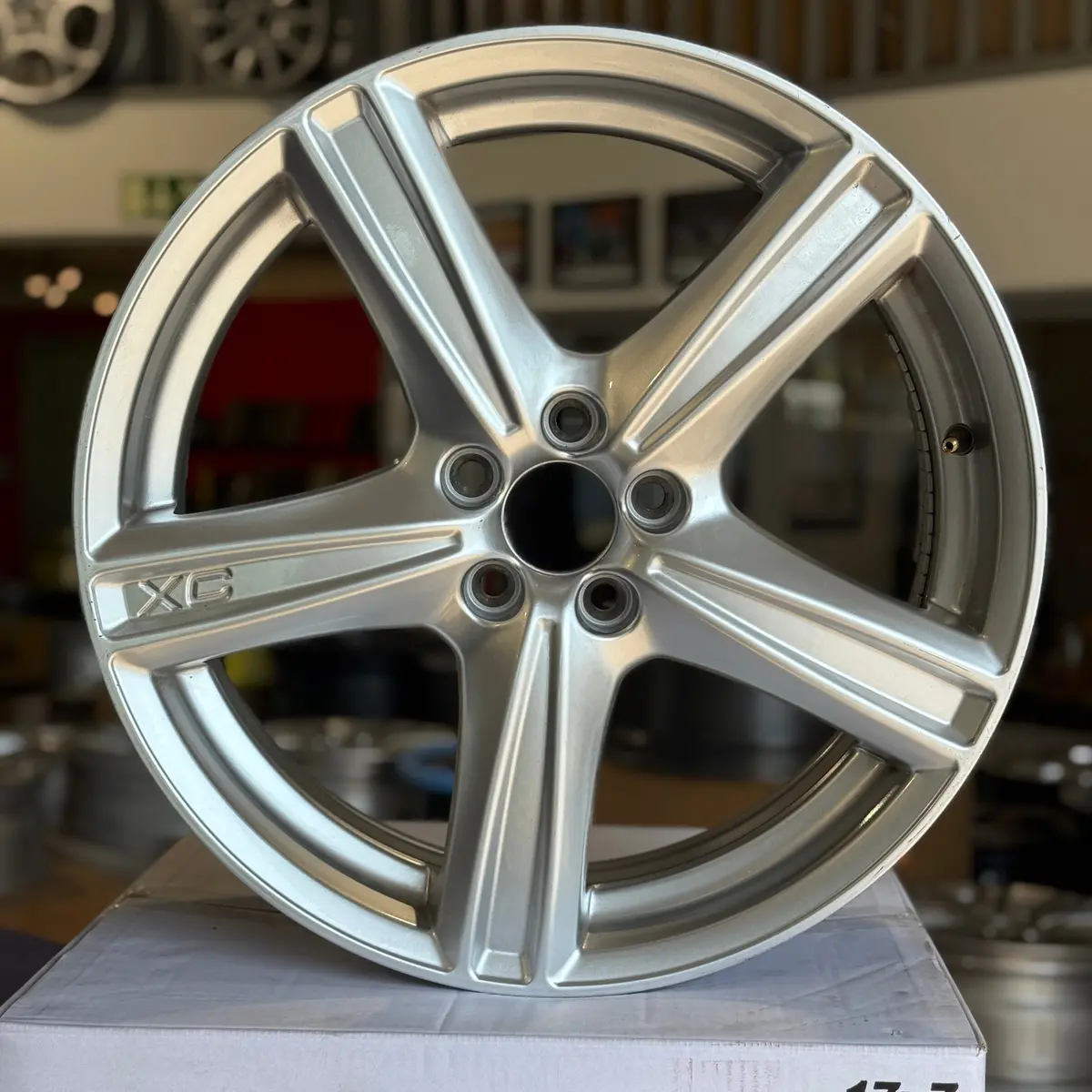 Wsp Italy Lima Vl54 W1254 Super Silver 8X19 5X108 Et49 65.1 1