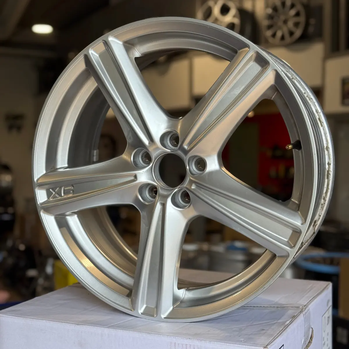 Wsp Italy Lima Vl54 W1254 Super Silver 8X19 5X108 Et49 65.1 2