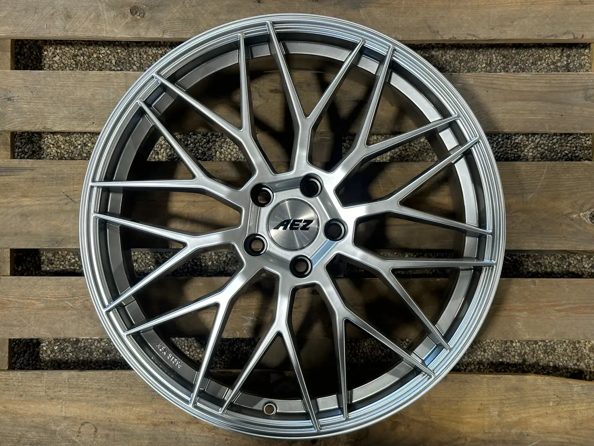 20” Aez Crest High Gloss - 5X112 Et45 8X20 1