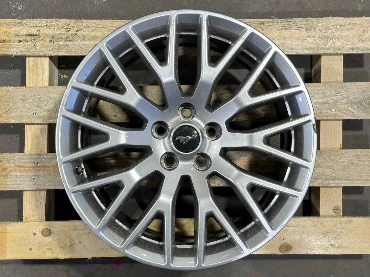 19" Original Ford Mustang Aluminiumfälg 9.5X19 - Fr3j1007ea Fr3j1007cb 1