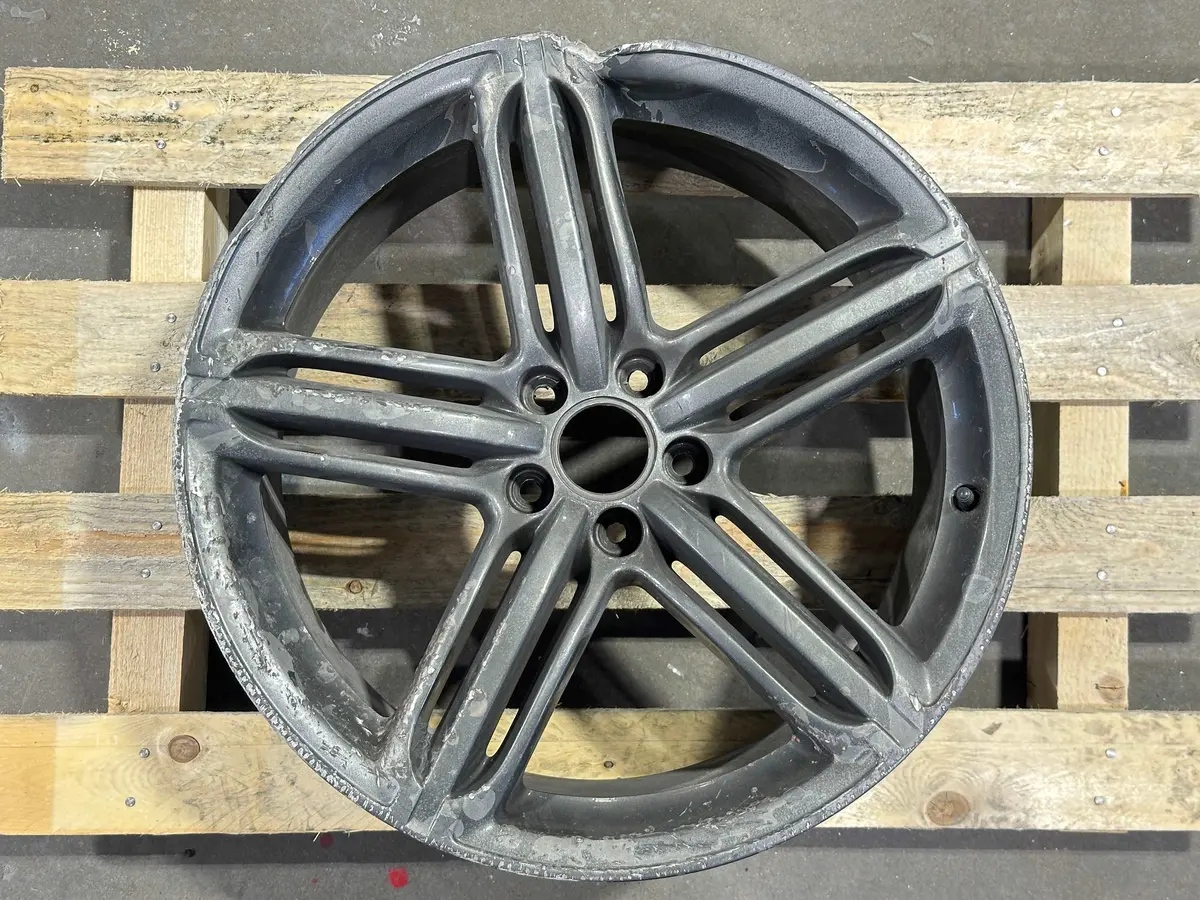 Audi Original 20” 5 Segment Three Spoke 4H0601025t 1