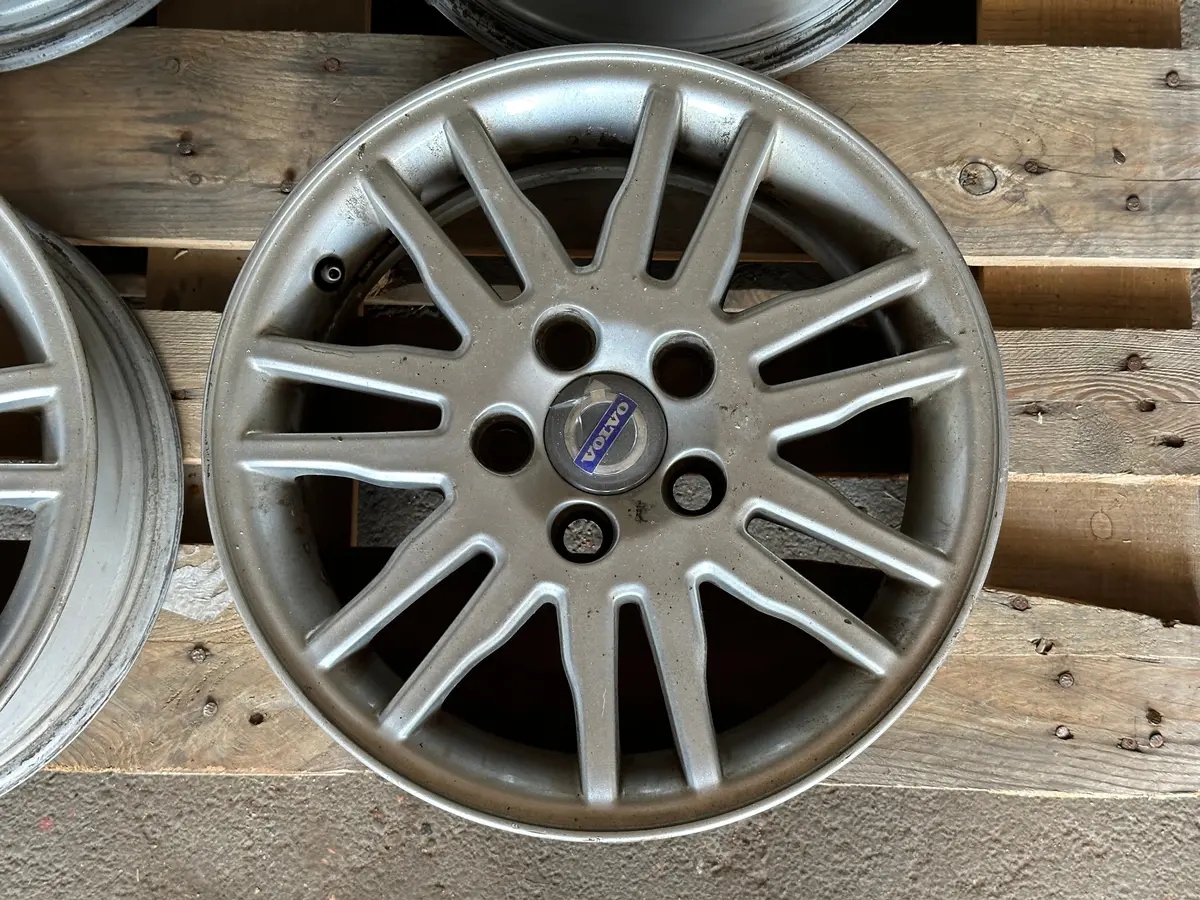 15” Volvo Original Acrux Fälgar - 5X108 2