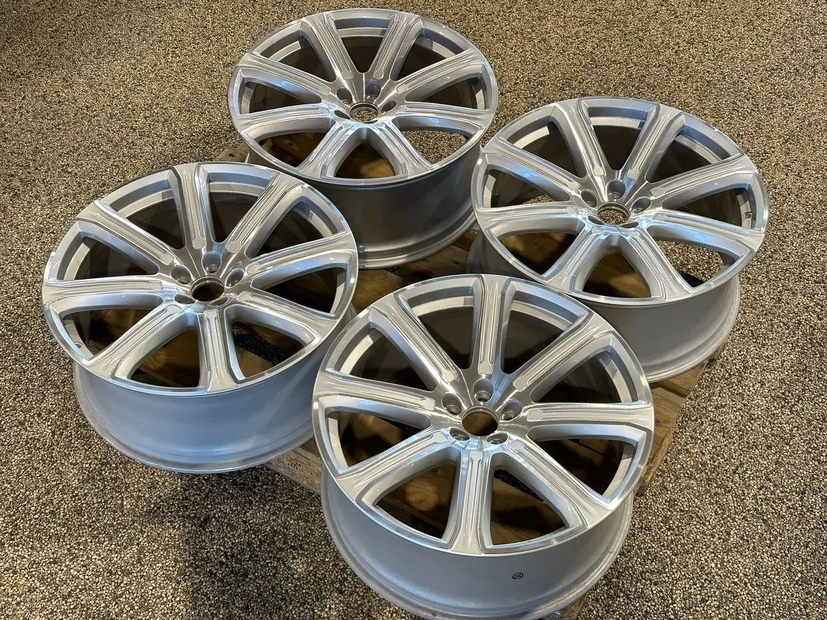 21” Volvo Original Aluminiumfälgar 8-Spoke Silver / Diamond Cut 31445015 - 5X108 1