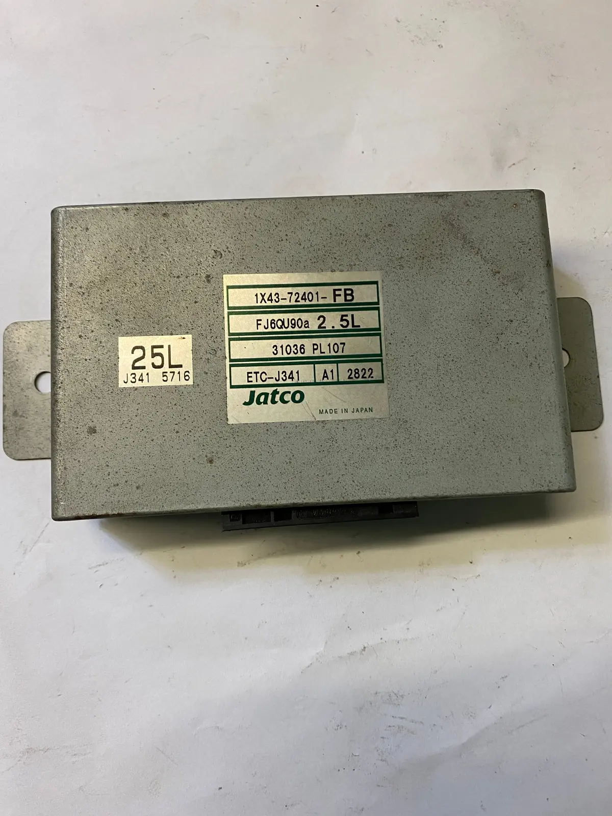 Used Jaguar Transmission Control Module Part #1X43-72401-Fb/C2s23489. Fits Jaguar X Type 2002-2003. 1