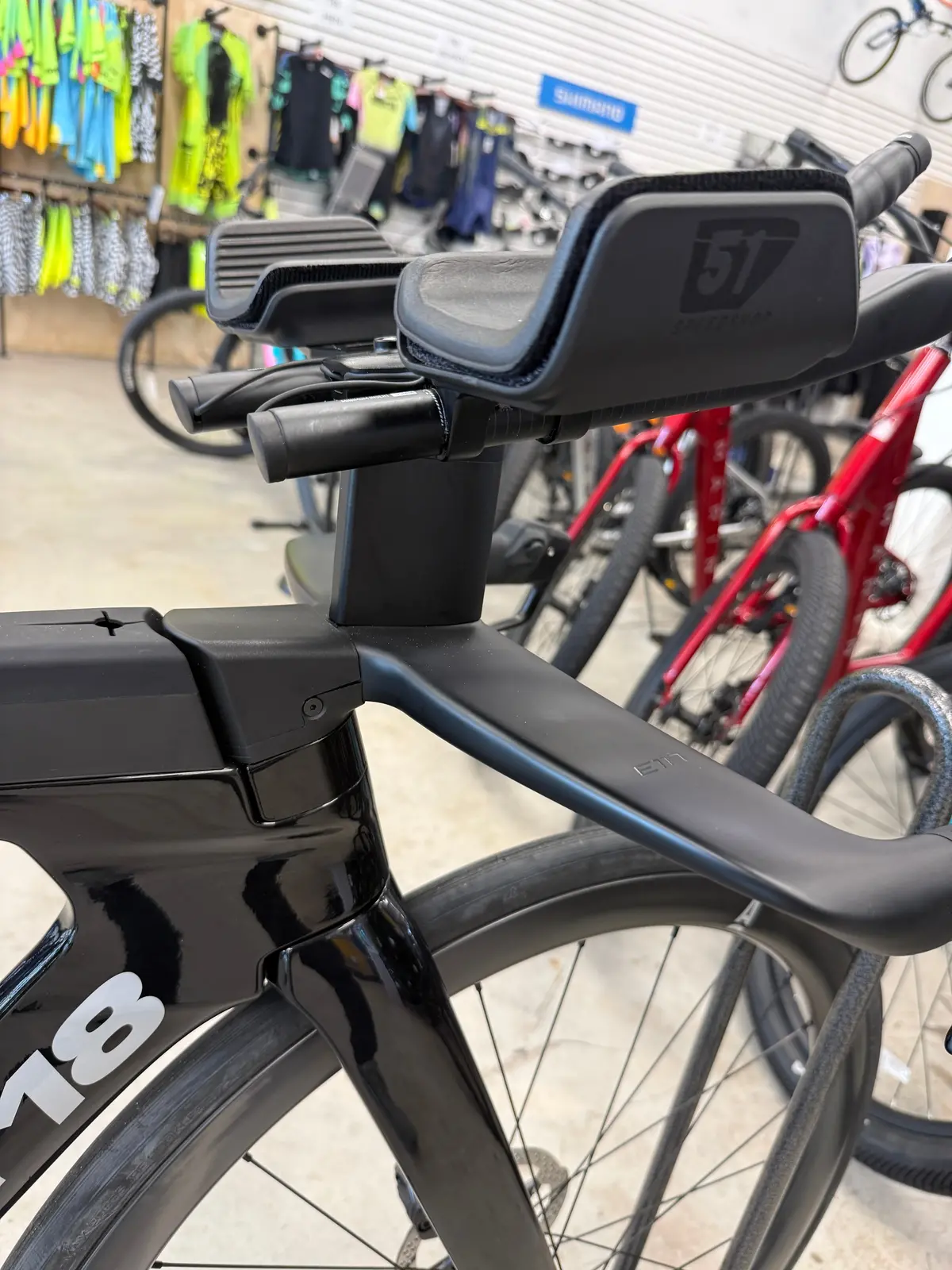 Argon 18 E-117, Shimano 105 Di2, Atten Carbon Wheels - 2026 6