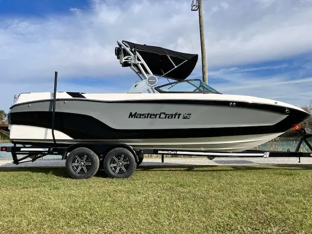 2024 Mastercraft Xt25 1