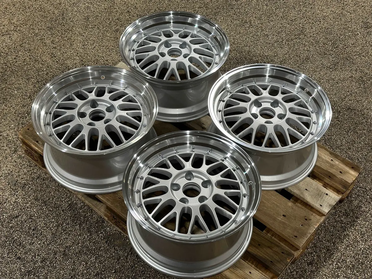 17" 885 Lemans Silver/Polished - 5X112 1
