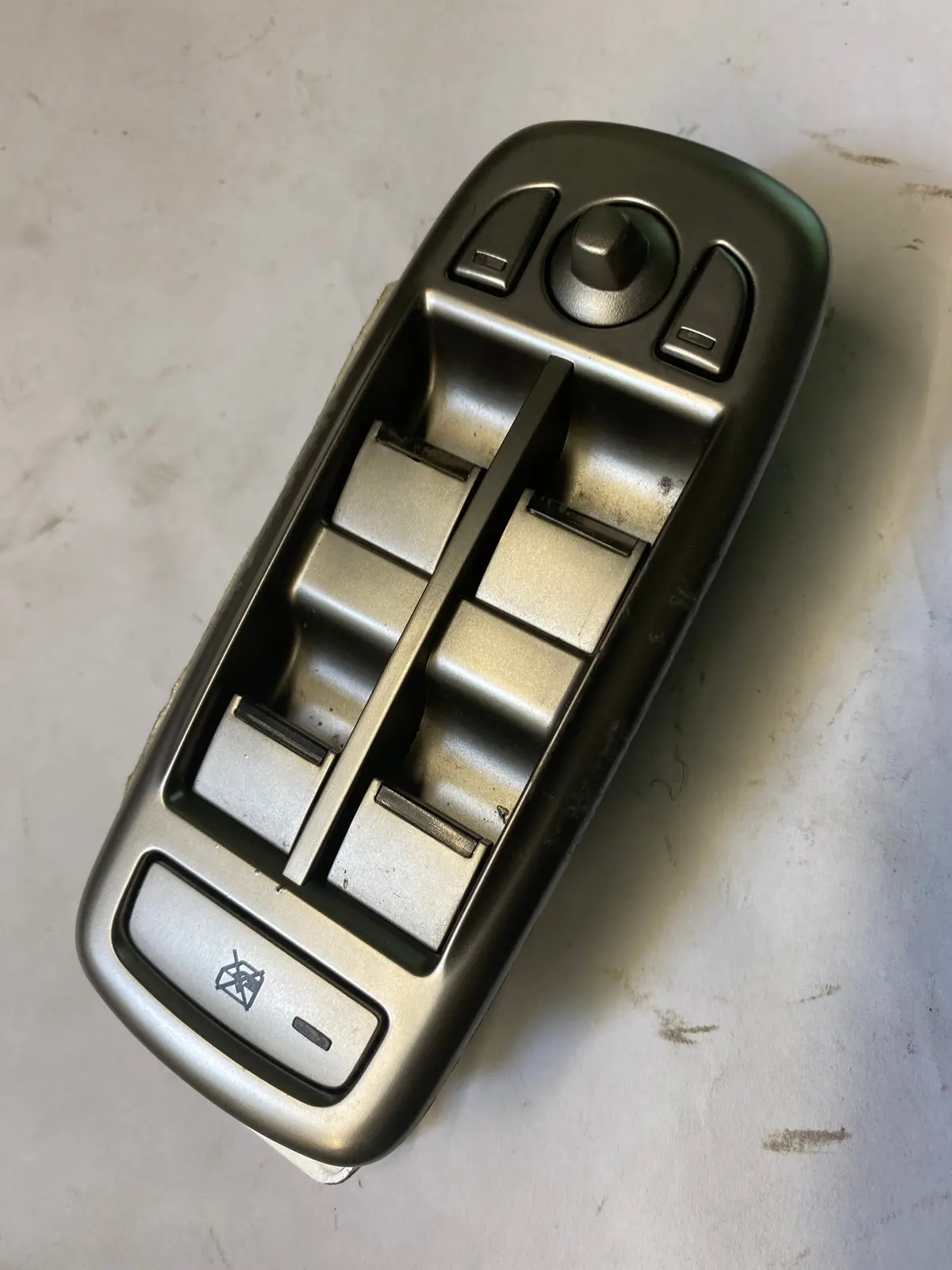 Used Jaguar Master Power Window Switch Part #8X23-14540-Ae/C2z11586. Fits Jaguar Xf 2009-2015. 1