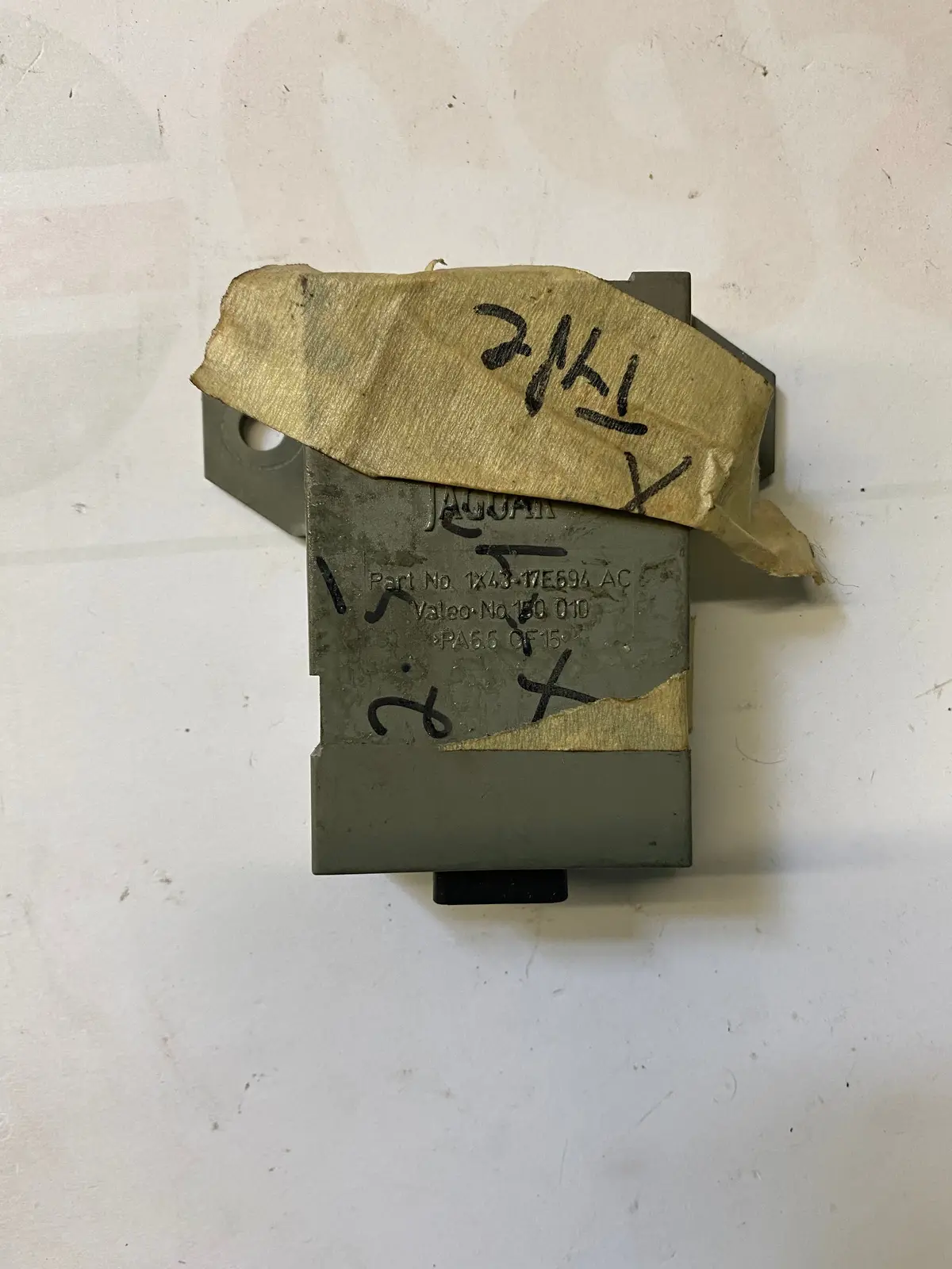 Used Jaguar Rain Sensor Control Module Part #1X43-17E694-Ac. Fits Jaguar X Type 2002-2005 1