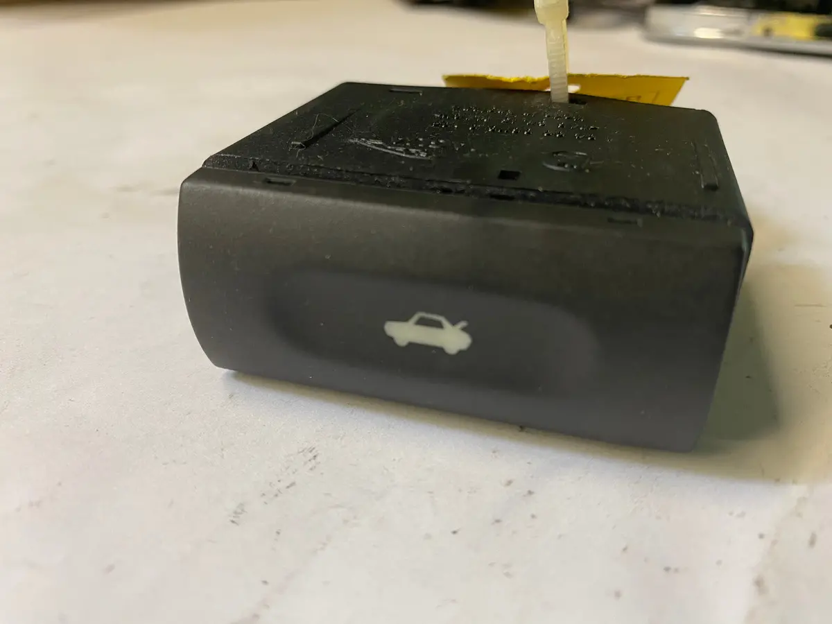 Used Jaguar Trunk Lid Release Switch Part #Lnc6000ac. Fits Jaguar Vdp, Xj8/Xjr, Xk8/Xkr 1998-2003 1