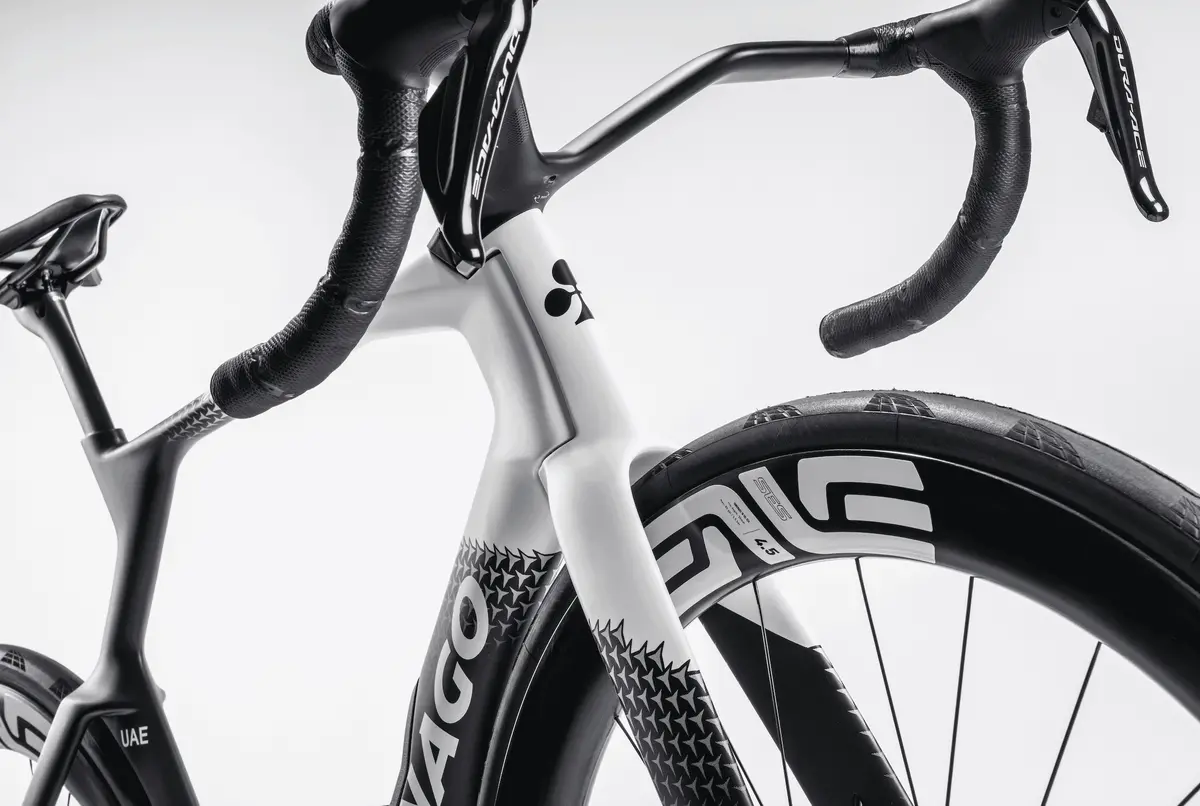 Colnago Y1rs - Shimano Dura Ace R9270 Di2 Disc, Enve Ws Ses 4.5C Wheels 11