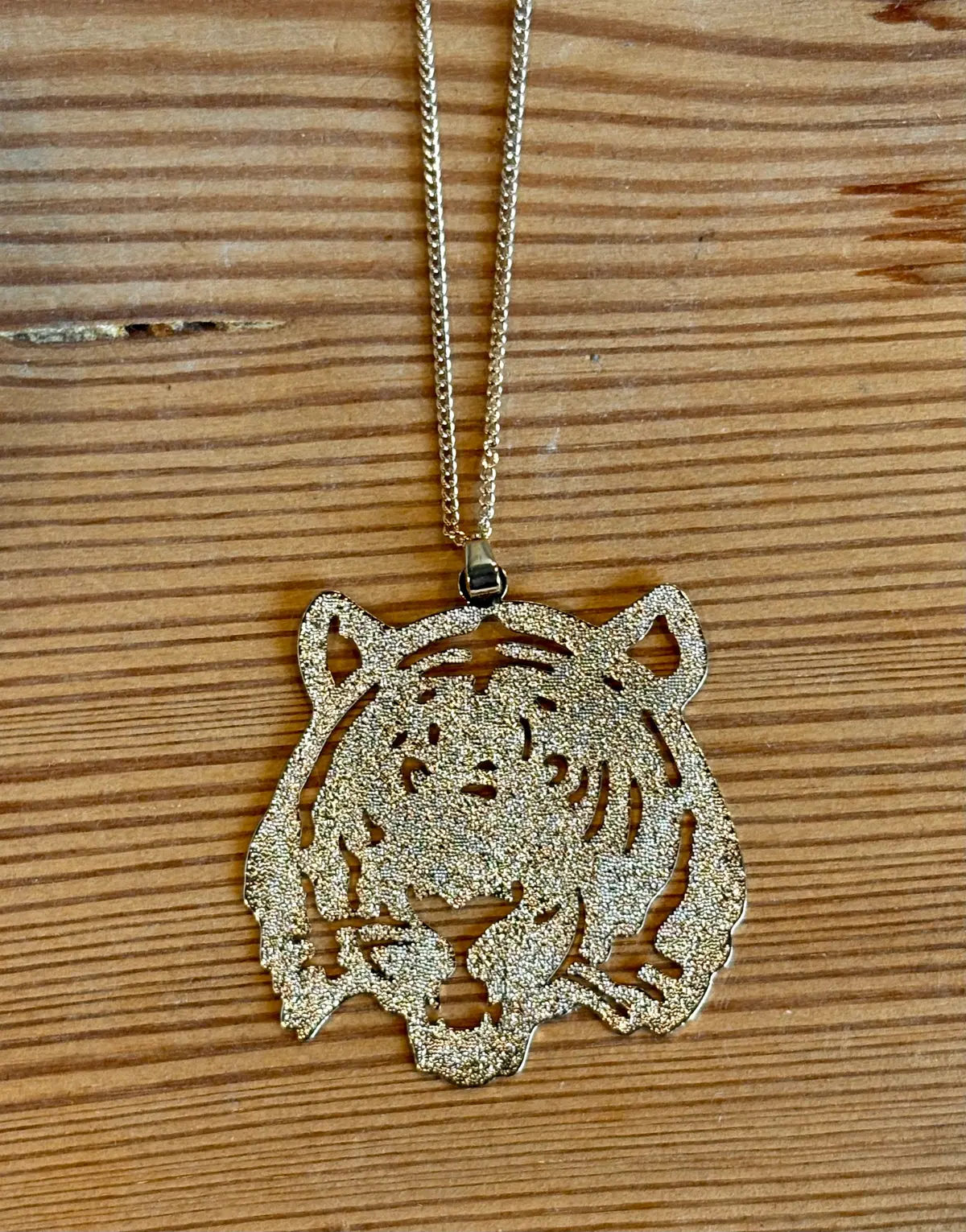 Tiger Pendant Necklace / Gold 1