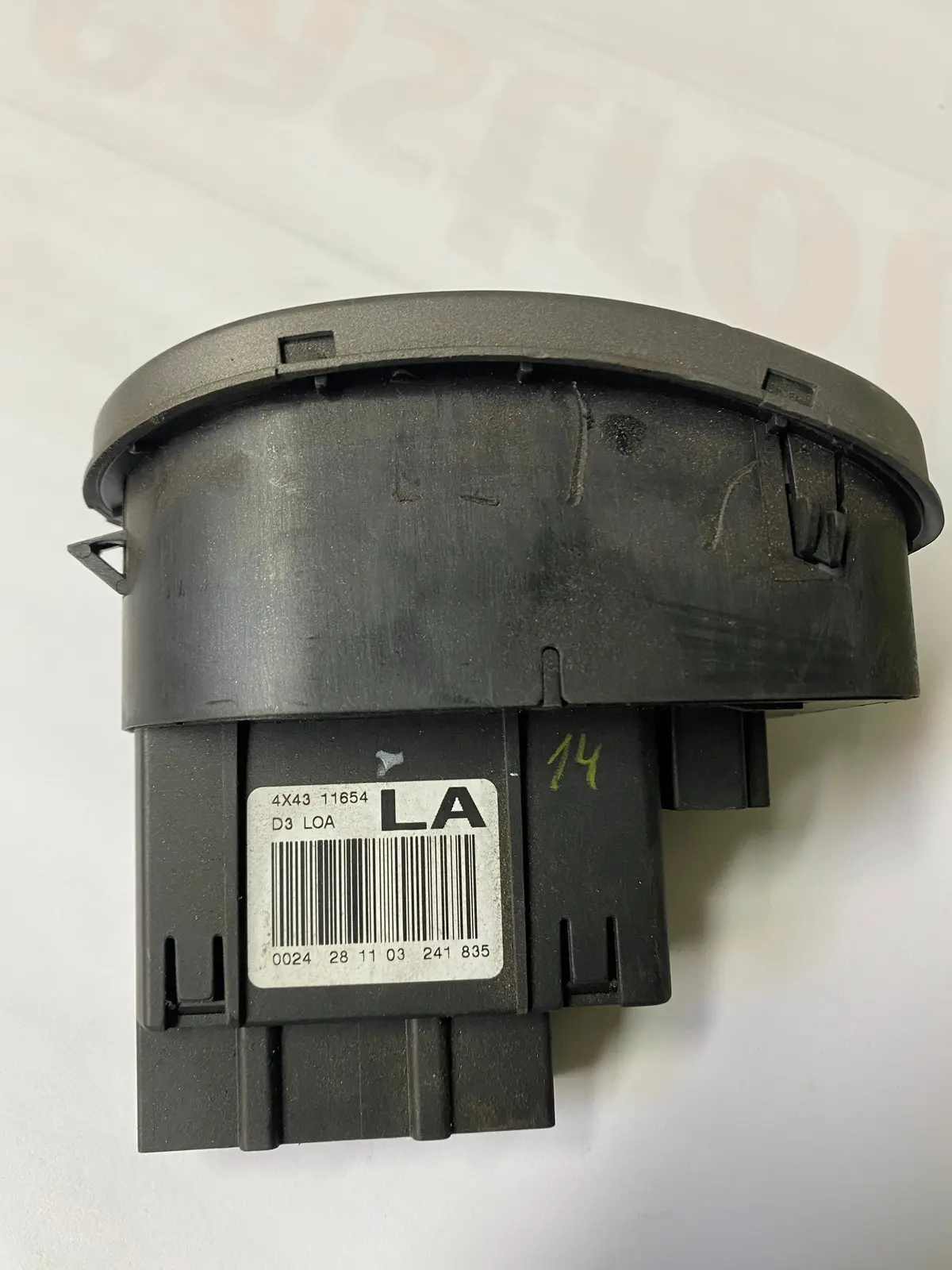 Used Jaguar Headlamp Switch Part #C2s46916. Fits Jaguar X Type 2004-2008 1