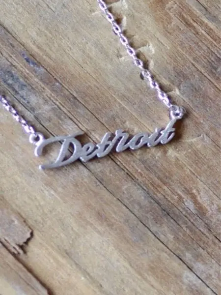 Dainty Detroit Script Necklace / Silver 1