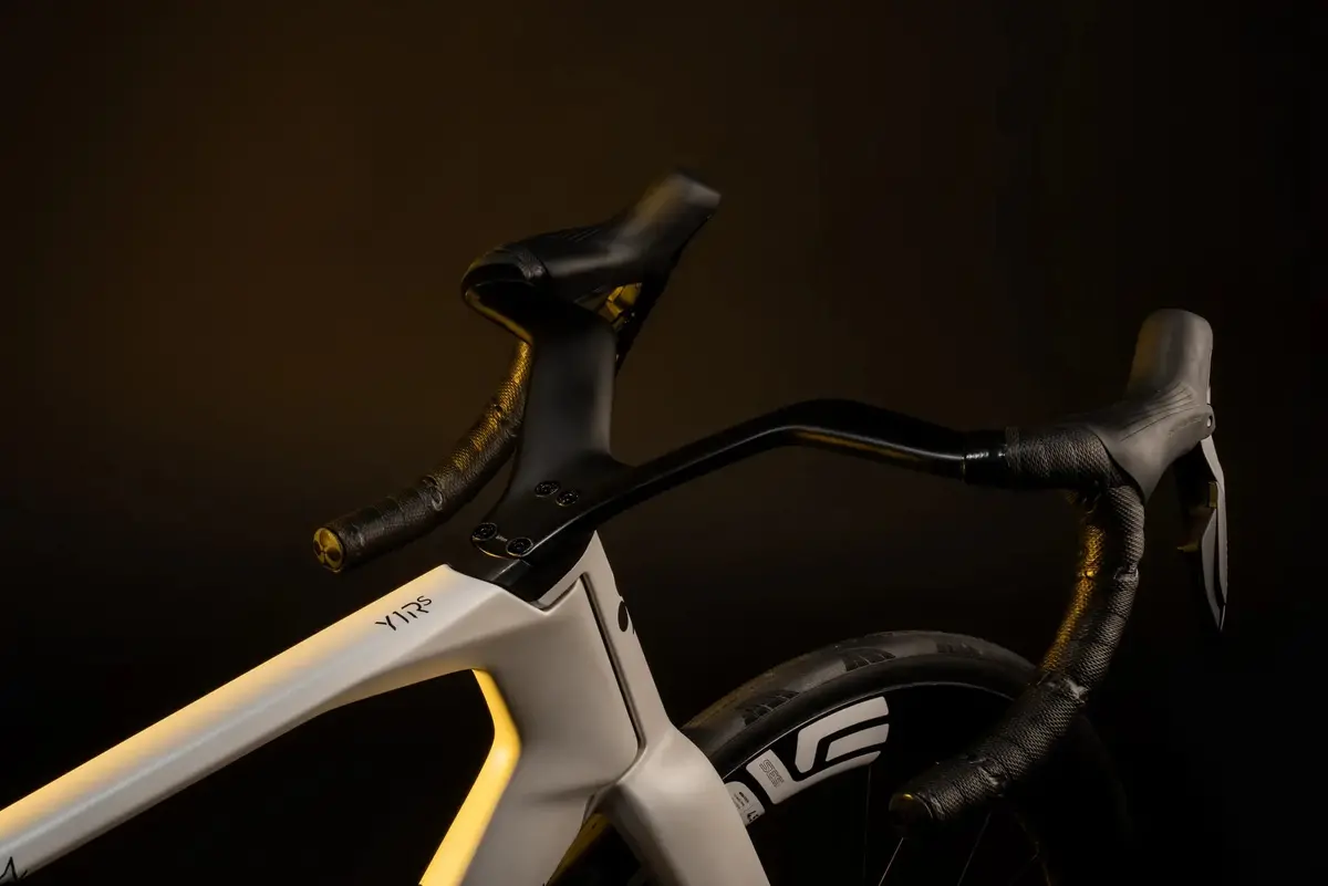 Colnago Y1rs - Shimano Dura Ace R9270 Di2 Disc, Enve Ws Ses 4.5C Wheels 25