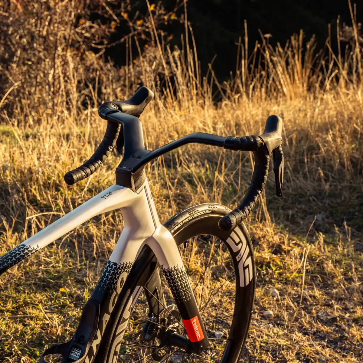 Colnago Y1rs - Shimano Dura Ace R9270 Di2 Disc, Enve Ws Ses 4.5C Wheels 26