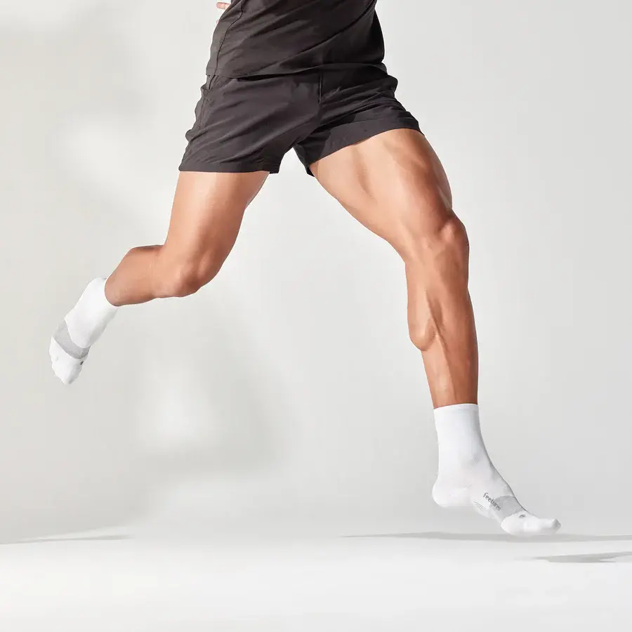 Feetures Elite Ultra Light Mini Crew Socks 1