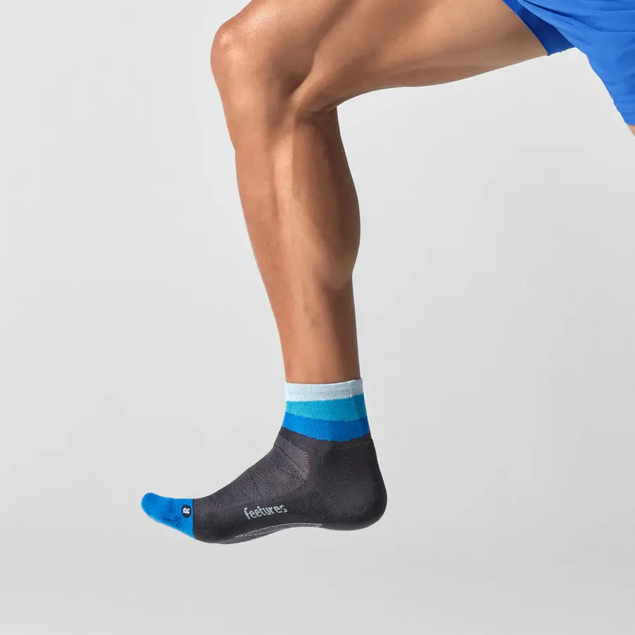 Feetures Elite Quarter Light Cushion Socks 1