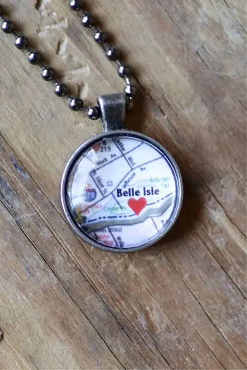 Love Belle Isle Necklace / Gun Metal 1